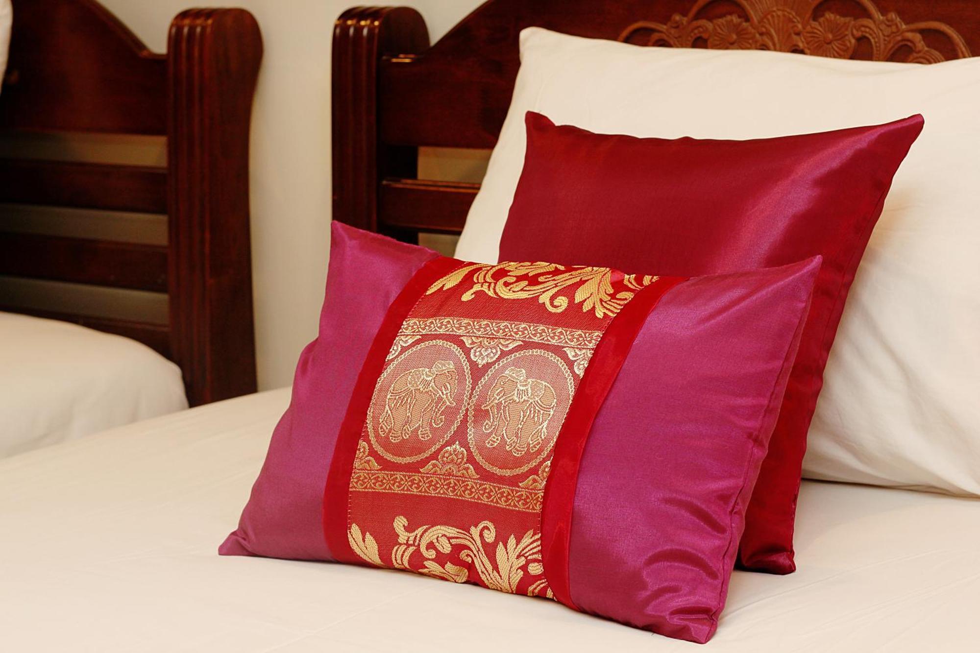 Sky Silk Decoration House Hotel Patong Exterior photo