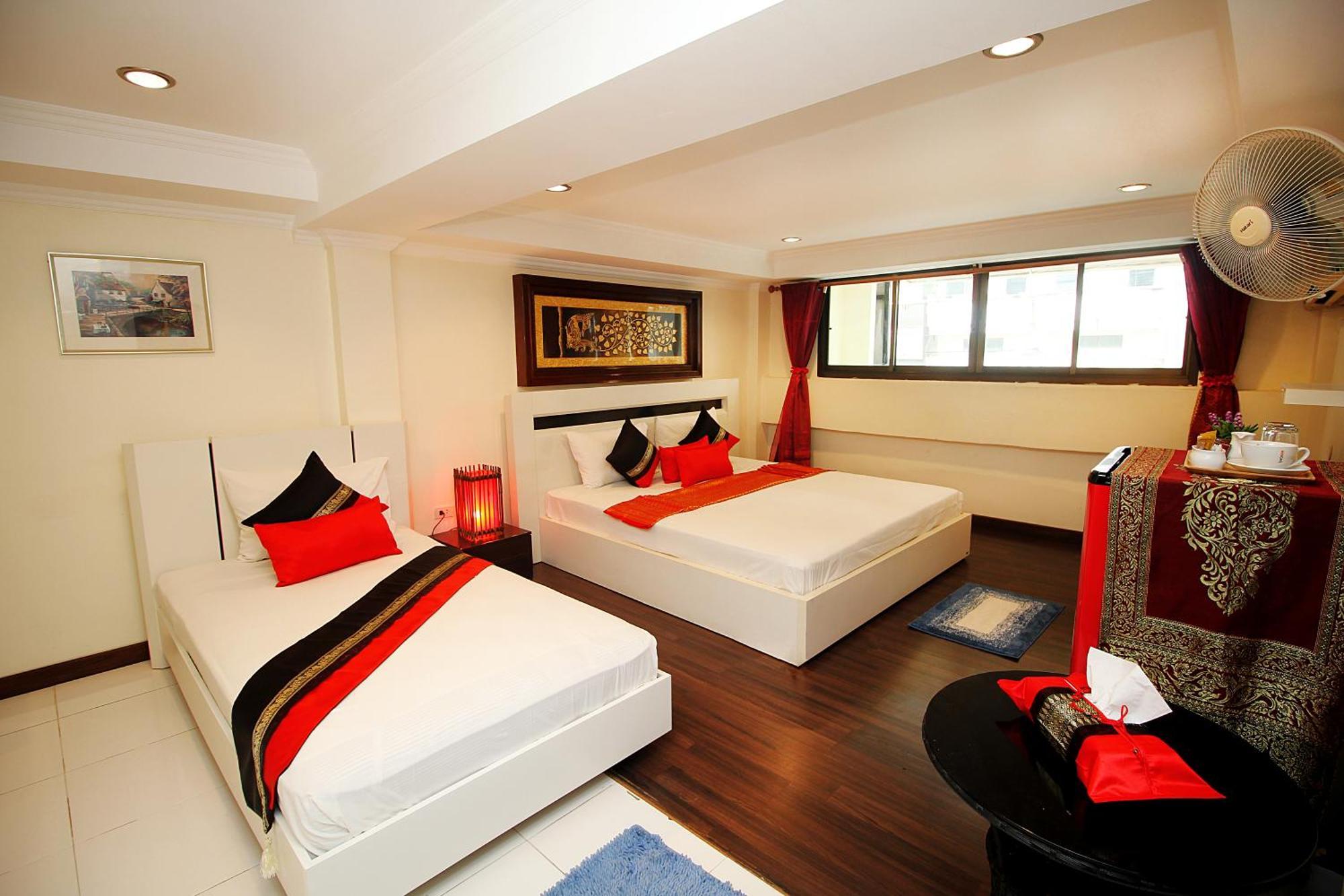 Sky Silk Decoration House Hotel Patong Exterior photo