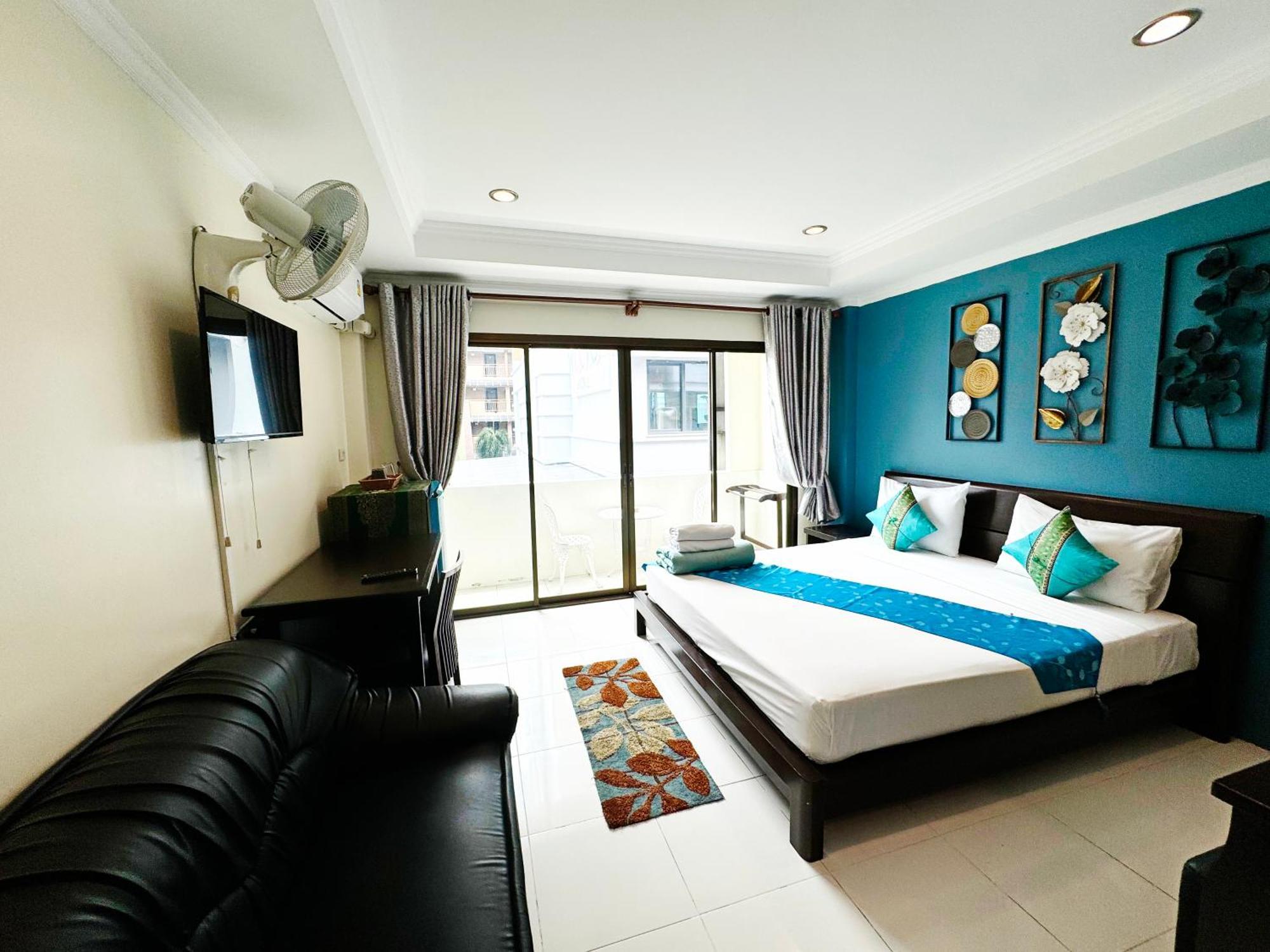 Sky Silk Decoration House Hotel Patong Exterior photo