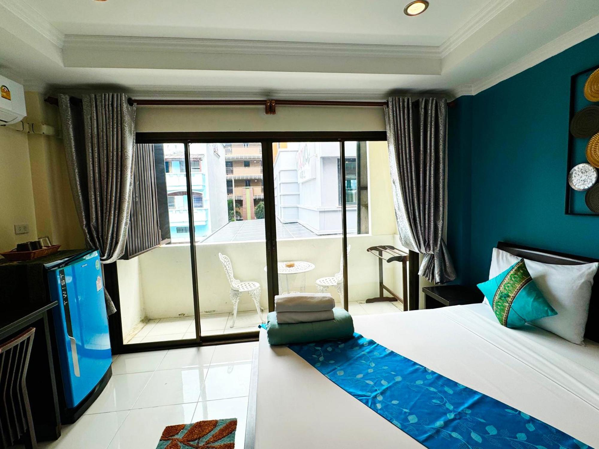 Sky Silk Decoration House Hotel Patong Exterior photo
