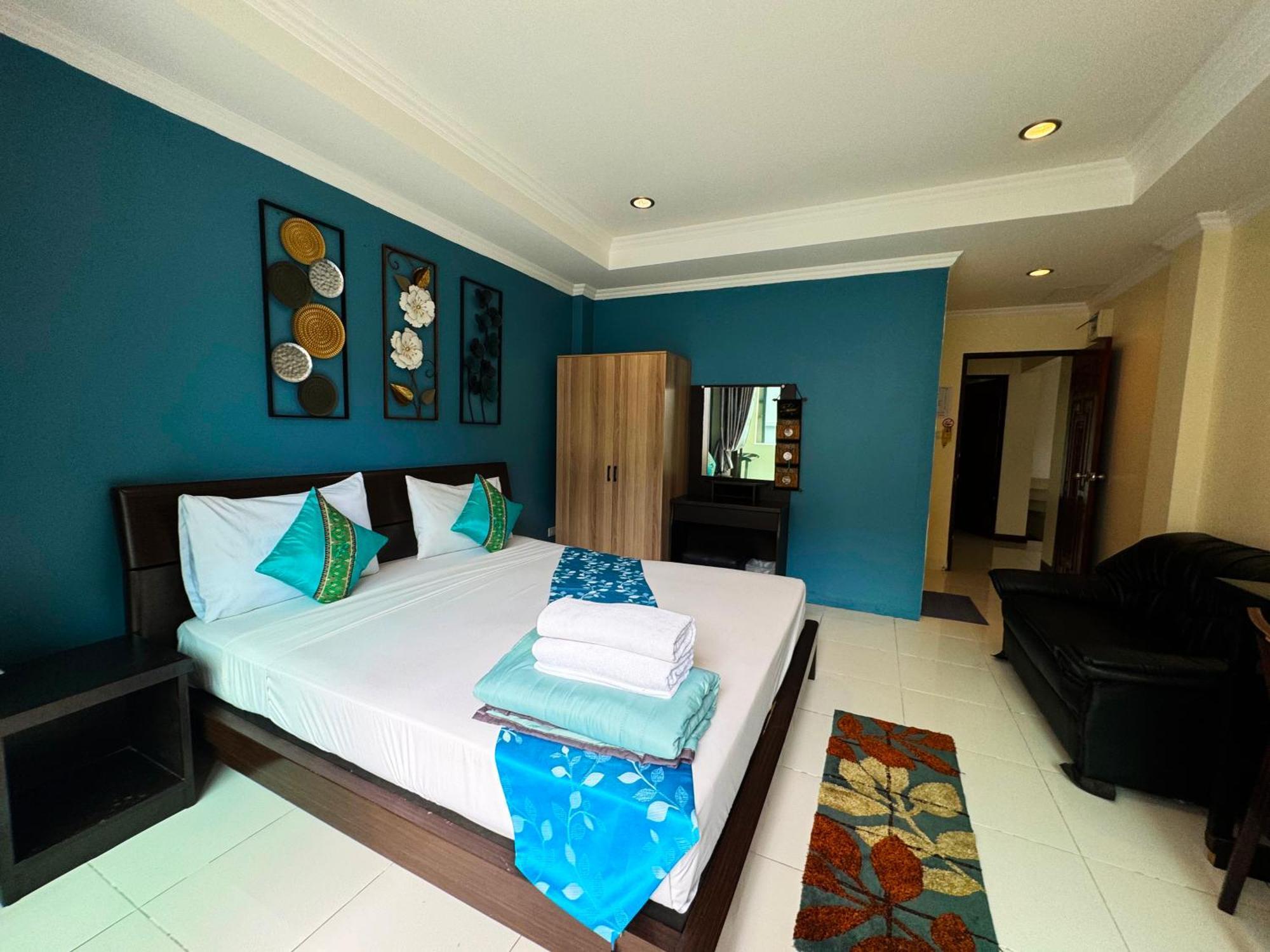 Sky Silk Decoration House Hotel Patong Exterior photo