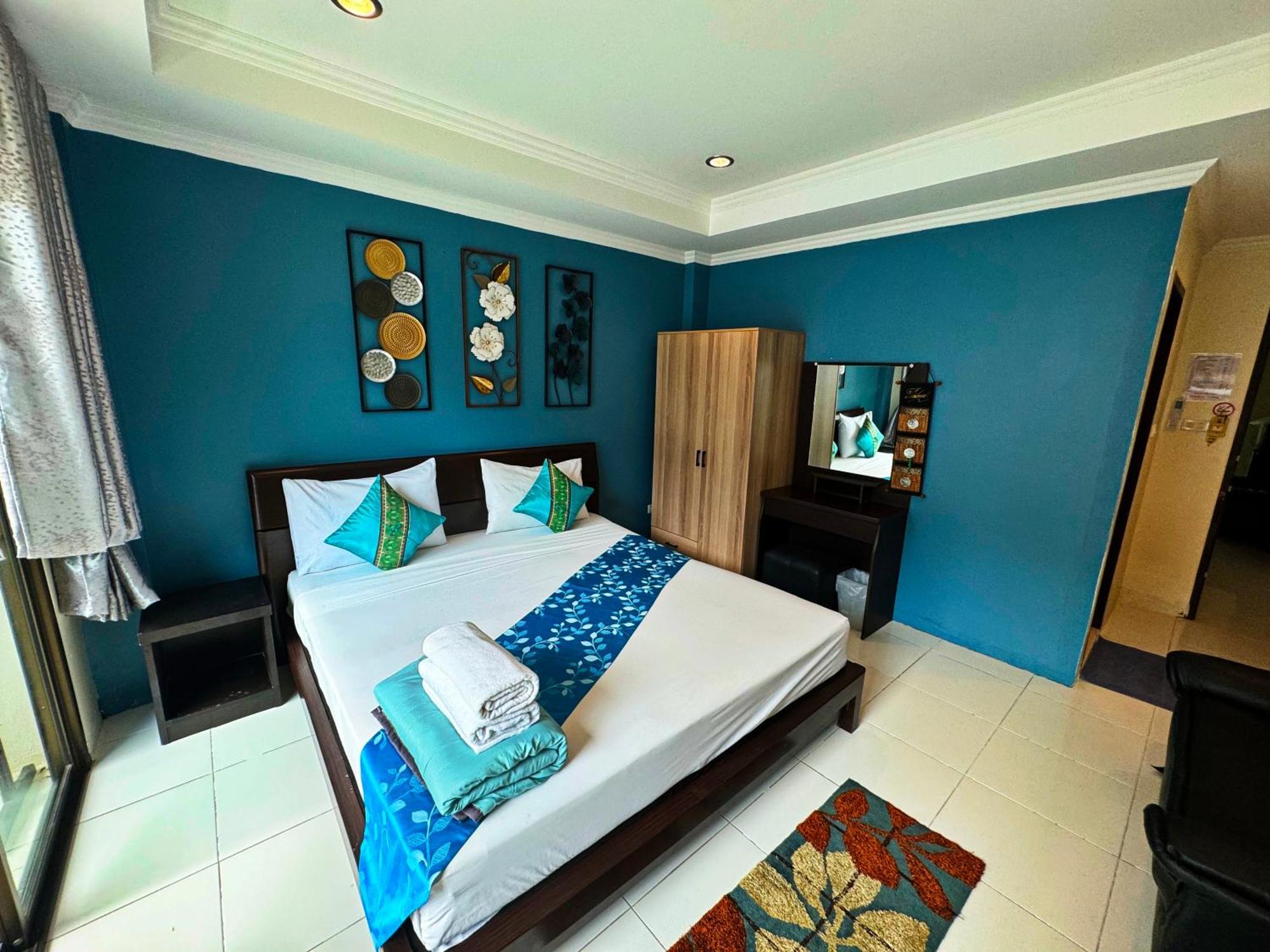 Sky Silk Decoration House Hotel Patong Exterior photo