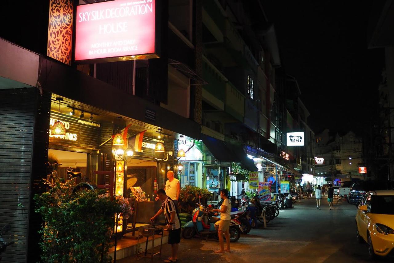 Sky Silk Decoration House Hotel Patong Exterior photo